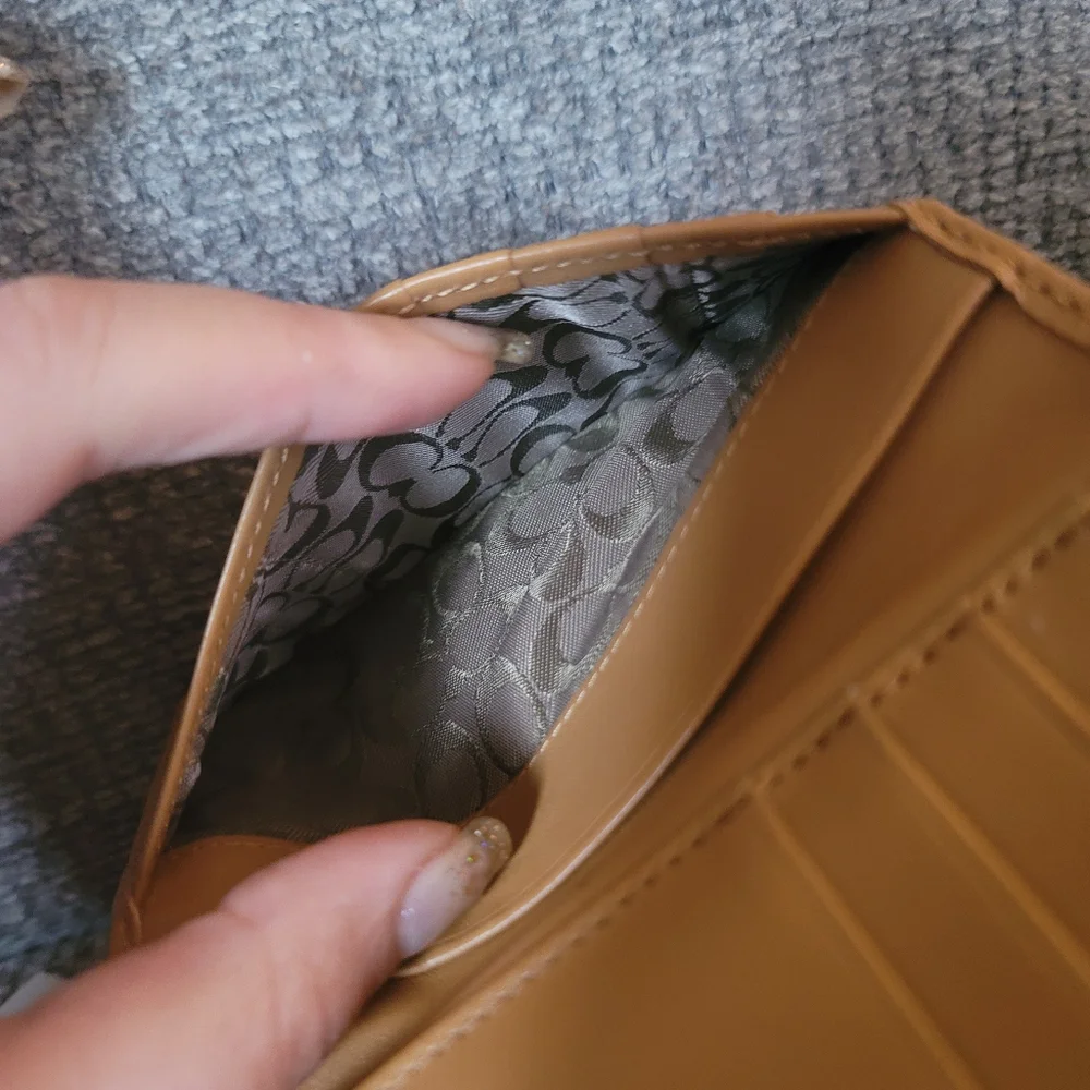 Coach Tan Leather Wallet with Gold-Tone Logo - Picture 15 of 16